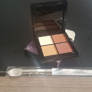 LES  City Chic Pallets &  slmissglam Eye Blender M15 in Marble